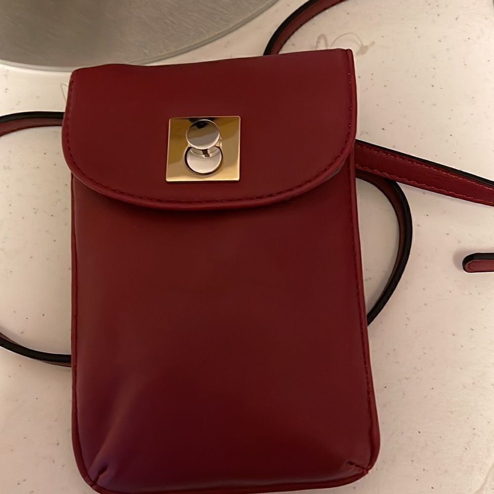 NWOT MAGIEE Burgundy Cell Phone Purse Bag Shoulder Strap Cross-Body